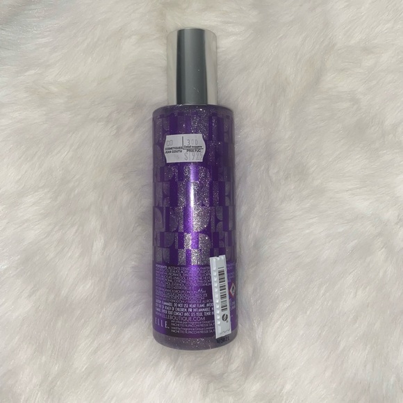 Elle Paris Chic - Picture 2 of 2